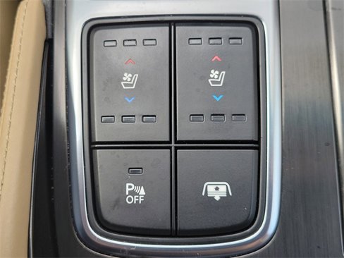 Used 2015 Hyundai Azera Limited image 28