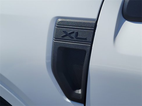 New 2025 Ford Maverick XL image 11