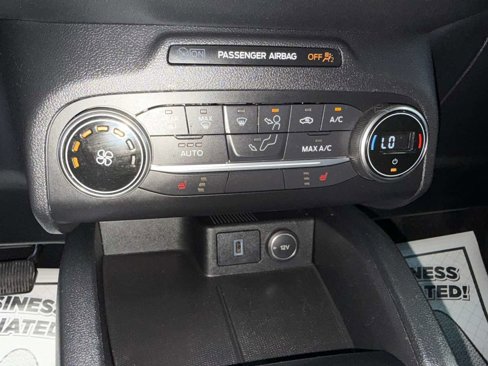 Used 2020 Ford Escape SE image 21