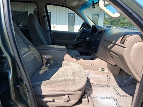 Used 2002 Ford Explorer XLT image 19