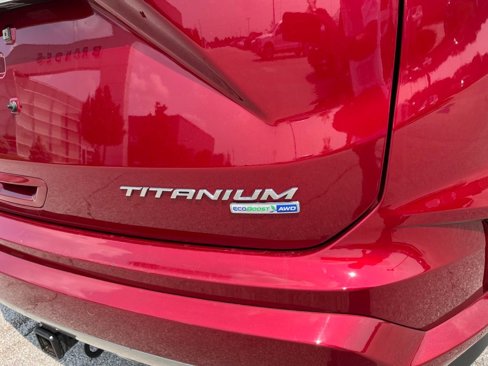 Used 2019 Ford Edge Titanium image 5
