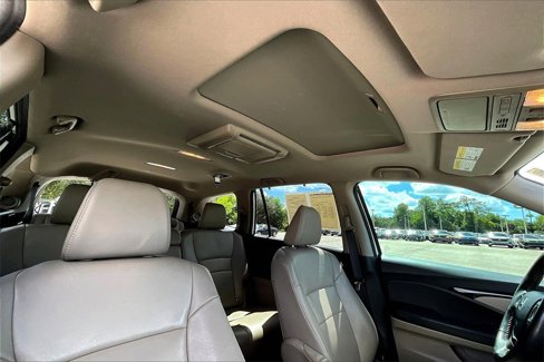 Used 2018 Honda Pilot Touring image 21
