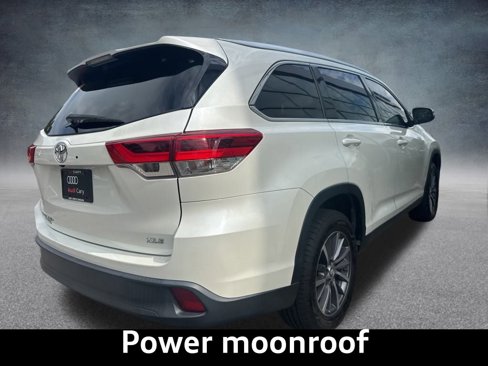 Used 2019 Toyota Highlander XLE image 5
