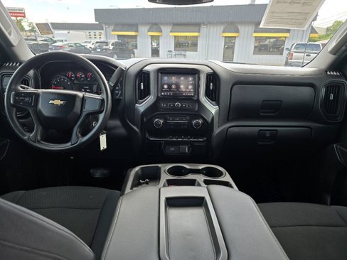 Used 2020 Chevrolet Silverado 1500 Custom w/ Custom Value Package image 17