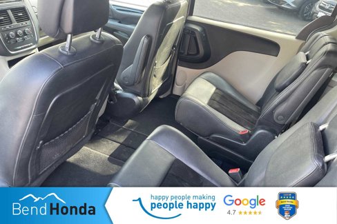 Used 2017 Dodge Grand Caravan SXT image 4
