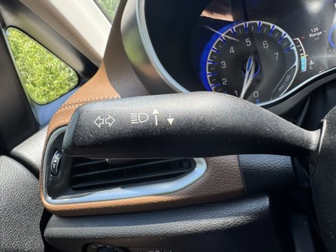 Used 2019 Chrysler Pacifica Limited w/ Advanced Safetytec Group image 22