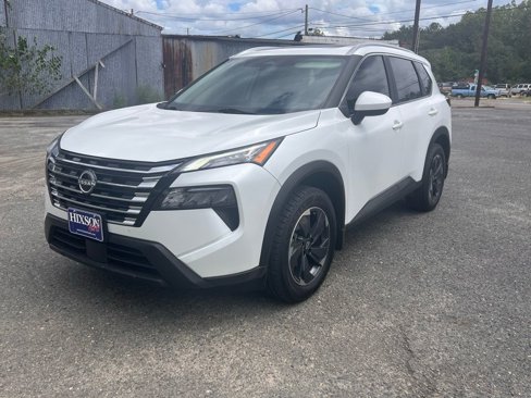 Used 2024 Nissan Rogue SV w/ SV Premium Package image 3