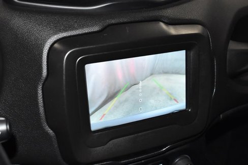 Used 2020 Jeep Renegade Latitude w/ Cold Weather Group image 8