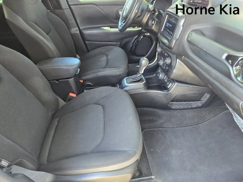 Used 2019 Jeep Renegade Altitude w/ Quick Order Package 2XM image 10