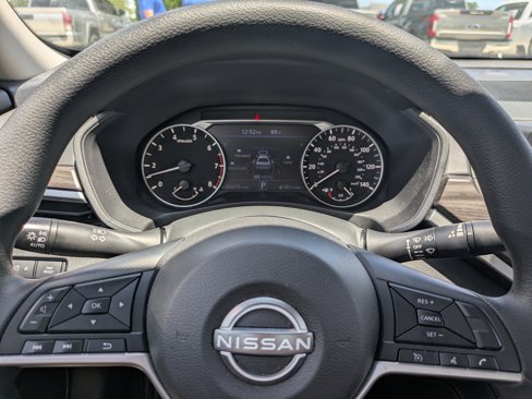 Used 2023 Nissan Altima 2.5 SV image 28