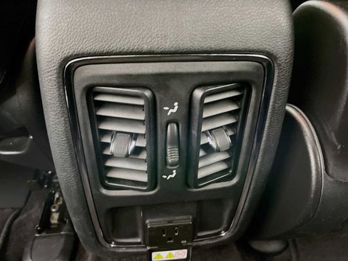 Used 2019 Jeep Grand Cherokee Altitude image 24