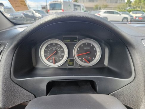 Used 2013 Volvo C70 T5 image 3