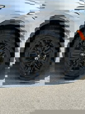 Certified 2022 Volkswagen Tiguan SE R-Line image 4