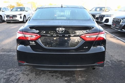 Used 2020 Toyota Camry LE image 5