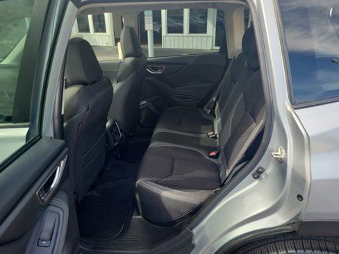 Used 2021 Subaru Forester Premium image 11