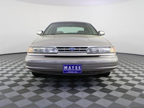 Used 1995 Ford Crown Victoria LX image 24