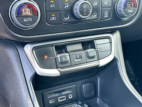 Certified 2023 GMC Terrain SLT image 17