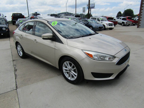 Used 2017 Ford Focus SE image 2