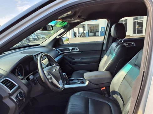 Used 2015 Ford Explorer XLT w/ Equipment Group 202B image 11