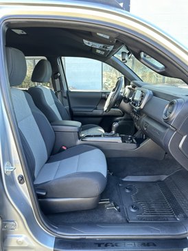 Used 2022 Toyota Tacoma TRD Off-Road image 19
