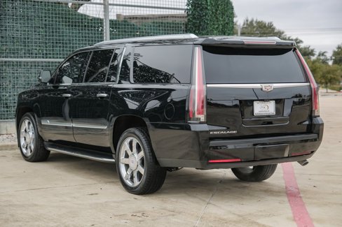 Used 2017 Cadillac Escalade ESV Luxury image 14