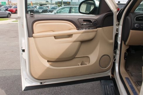 Used 2014 GMC Yukon XL Denali image 10