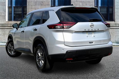 Used 2024 Nissan Rogue S image 10