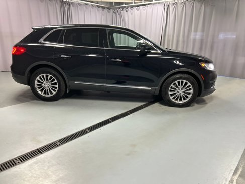 Used 2016 Lincoln MKX Select image 8