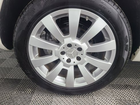 Used 2011 Mercedes-Benz GLK 350 4MATIC image 16