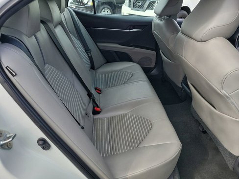 Used 2021 Toyota Camry SE image 17