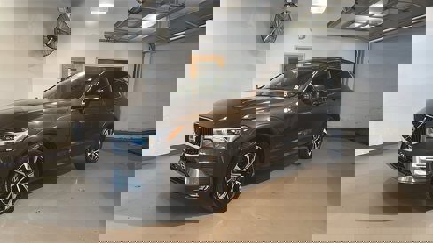 Certified 2023 Volvo XC60 B5 Core image 1