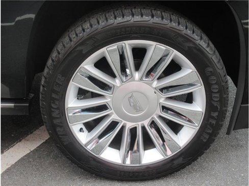 Used 2017 Cadillac Escalade Platinum image 36