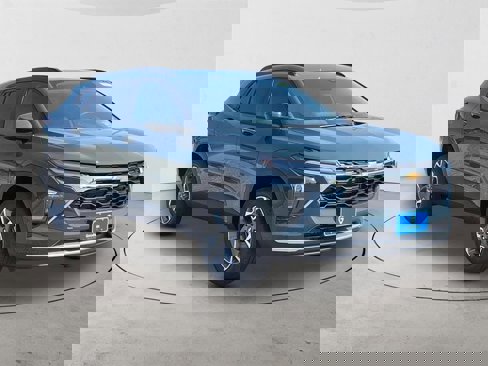 New 2025 Chevrolet Trax LT image 3