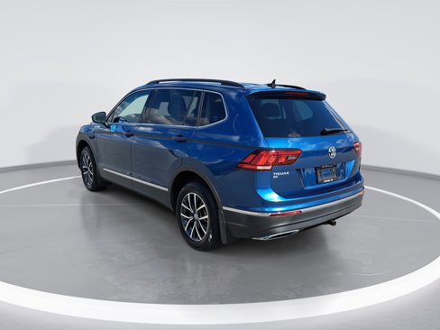 Certified 2020 Volkswagen Tiguan SE image 5