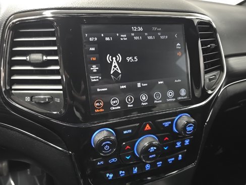 Used 2021 Jeep Grand Cherokee Limited image 26