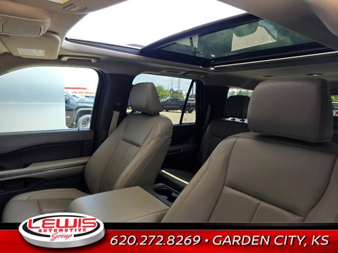 Used 2021 Ford Expedition Max XLT image 21