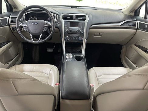 Used 2018 Ford Fusion SE image 27