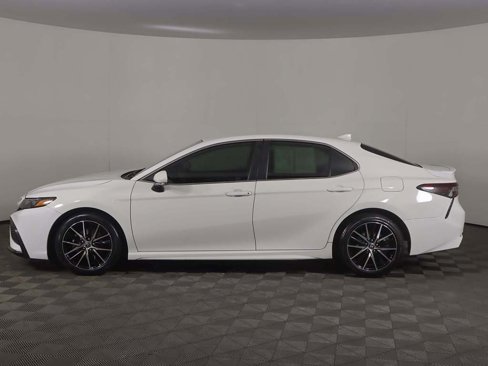 Used 2022 Toyota Camry SE image 15