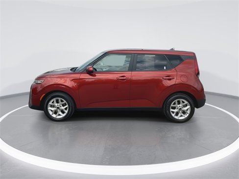 Used 2022 Kia Soul LX w/ Technology Package image 5