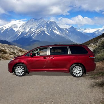 Used 2012 Toyota Sienna LE image 2