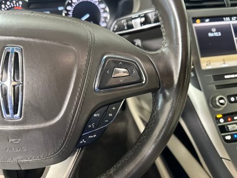 Used 2017 Lincoln MKZ Premiere image 16