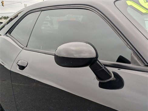 Used 2019 Dodge Challenger SXT image 12
