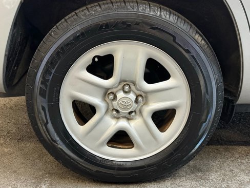 Used 2012 Toyota RAV4 4WD image 9