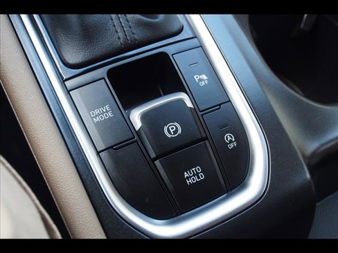 Used 2020 Hyundai Santa Fe SEL w/ Convenience Package image 25