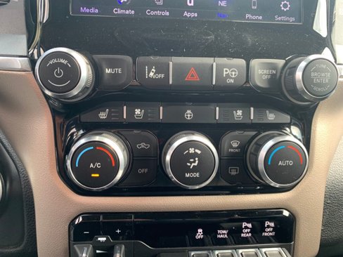 Used 2020 RAM 1500 Laramie image 30