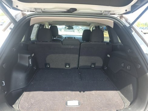 Used 2017 Jeep Cherokee Latitude w/ Comfort/Convenience Group image 11