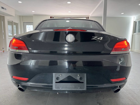 Used 2011 BMW Z4 sDrive35i image 6
