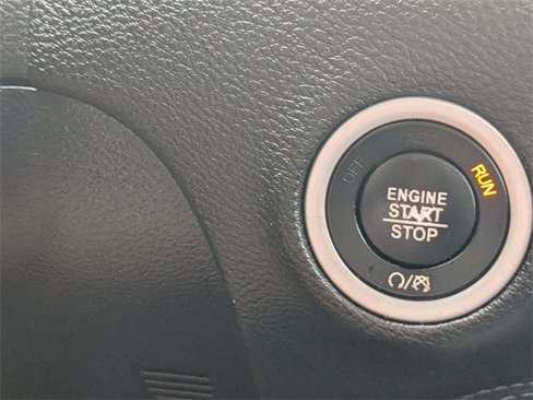 Used 2019 Dodge Challenger SXT image 23