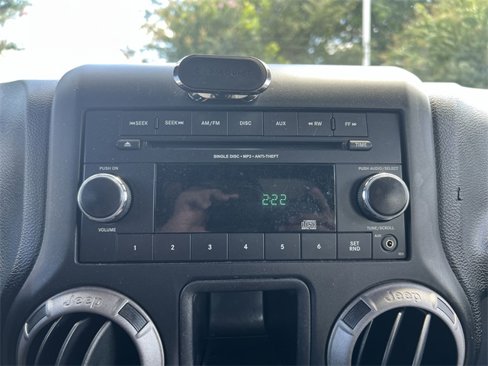 Used 2015 Jeep Wrangler Sport image 16