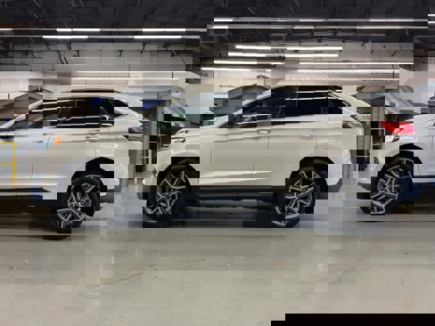 Used 2019 Ford Edge Titanium w/ Cold Weather Package image 4